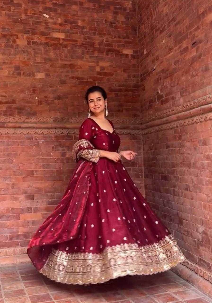 Heavy Silk KESH515 1250 Gowns Wholesale Party Gowns Designer Gowns Silk Gowns - MYLUXURY LANE ENTERPRISE